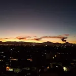 Centrally Located Loft With Amazing Views Of Volcanoes