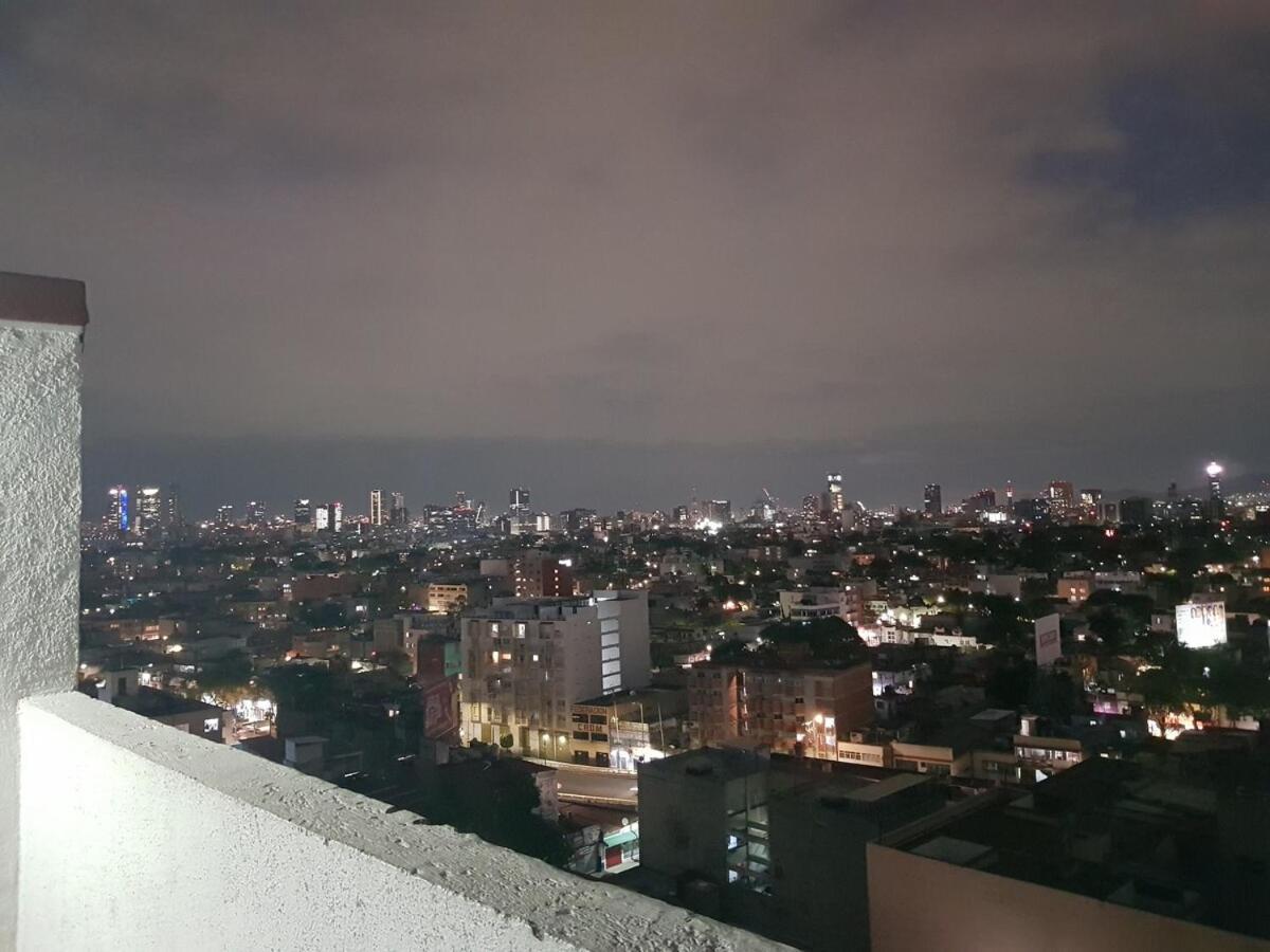 Centrally Located Loft With Amazing Views Of Volcanoes Appartamento